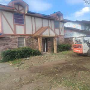 D. Lee Trucking & Demolition