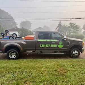 LauComplete Tree & Yard Care