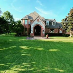 America's Best Lawncare Weed Control & Fertilization