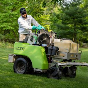 Green Lawn Fertilizing